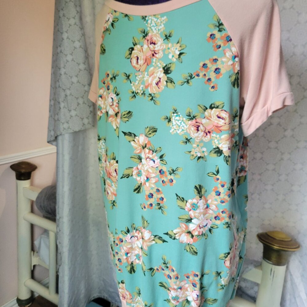 Brenda USA top Floral Pink/Teal  Size Medium